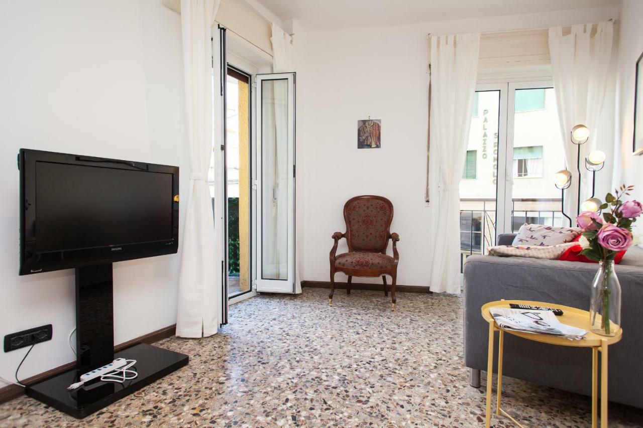 Casa Liberta - Downtown Modern Apartment With Airconditioning San Remo Kültér fotó